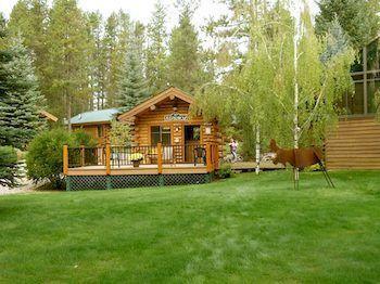 Silverwolf Log Chalets Coram ภายนอก รูปภาพ
