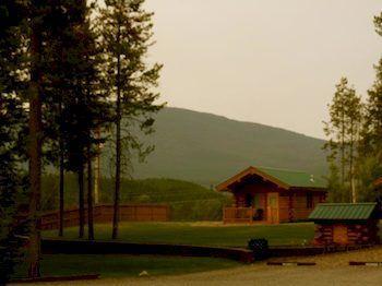 Silverwolf Log Chalets Coram ภายนอก รูปภาพ