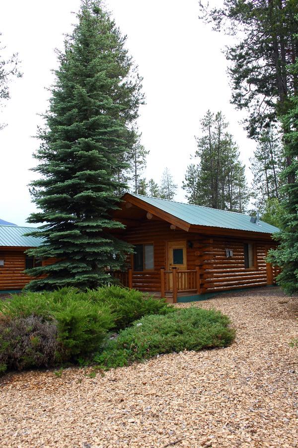 Silverwolf Log Chalets Coram ภายนอก รูปภาพ